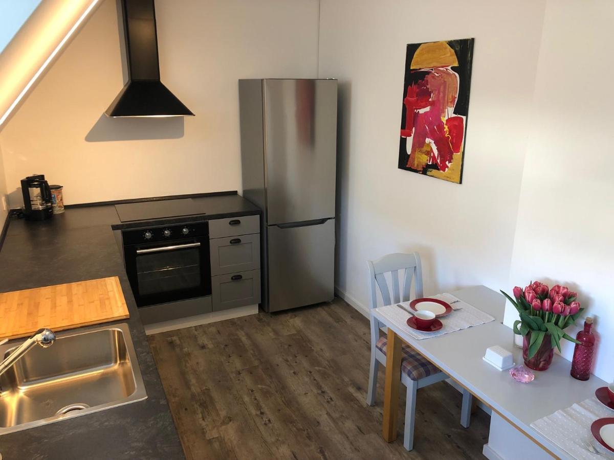 Bel Art Etage Mit Grossem Parkplatz Apartamento Haan Exterior foto