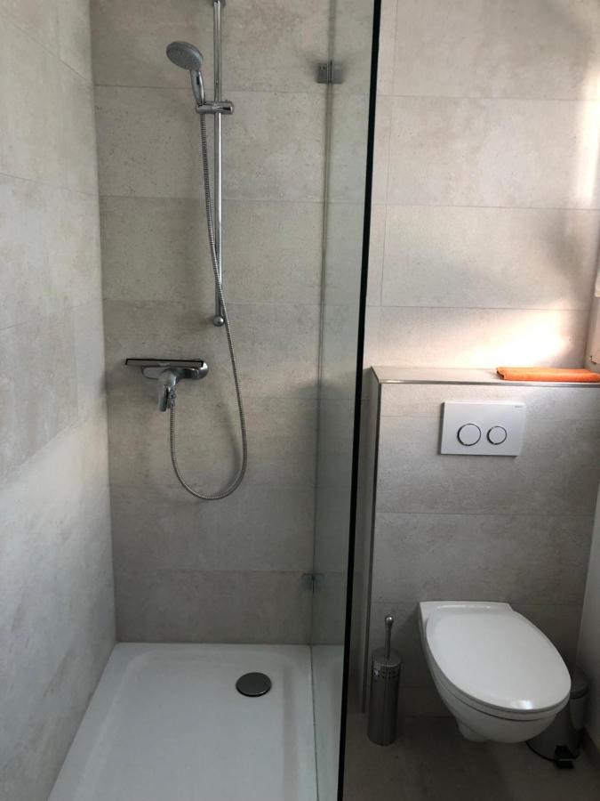 Bel Art Etage Mit Grossem Parkplatz Apartamento Haan Exterior foto