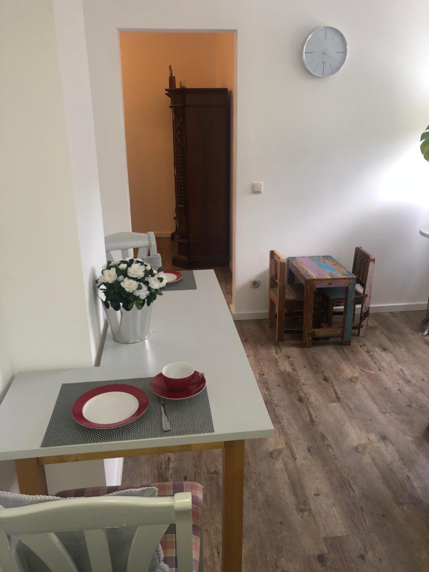 Bel Art Etage Mit Grossem Parkplatz Apartamento Haan Exterior foto